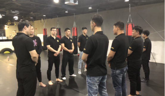 風采展(zhan)示三